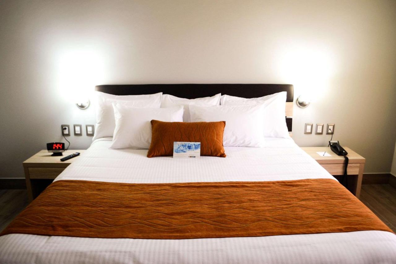Comfort Inn Irapuato Εξωτερικό φωτογραφία
